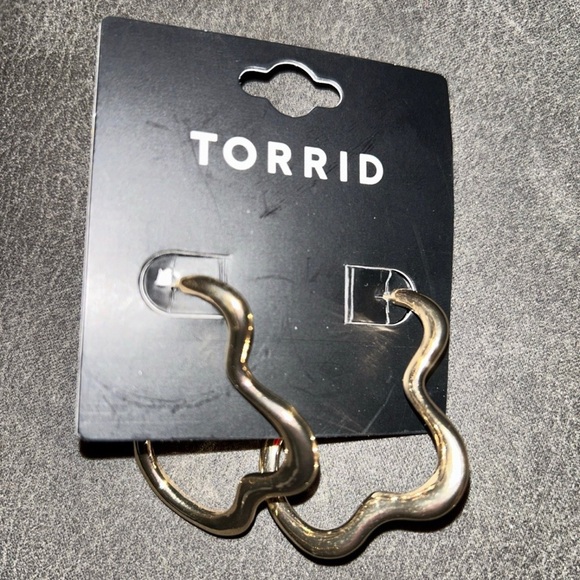 Torrid Gold Wave Earrings - Picture 4 of 4